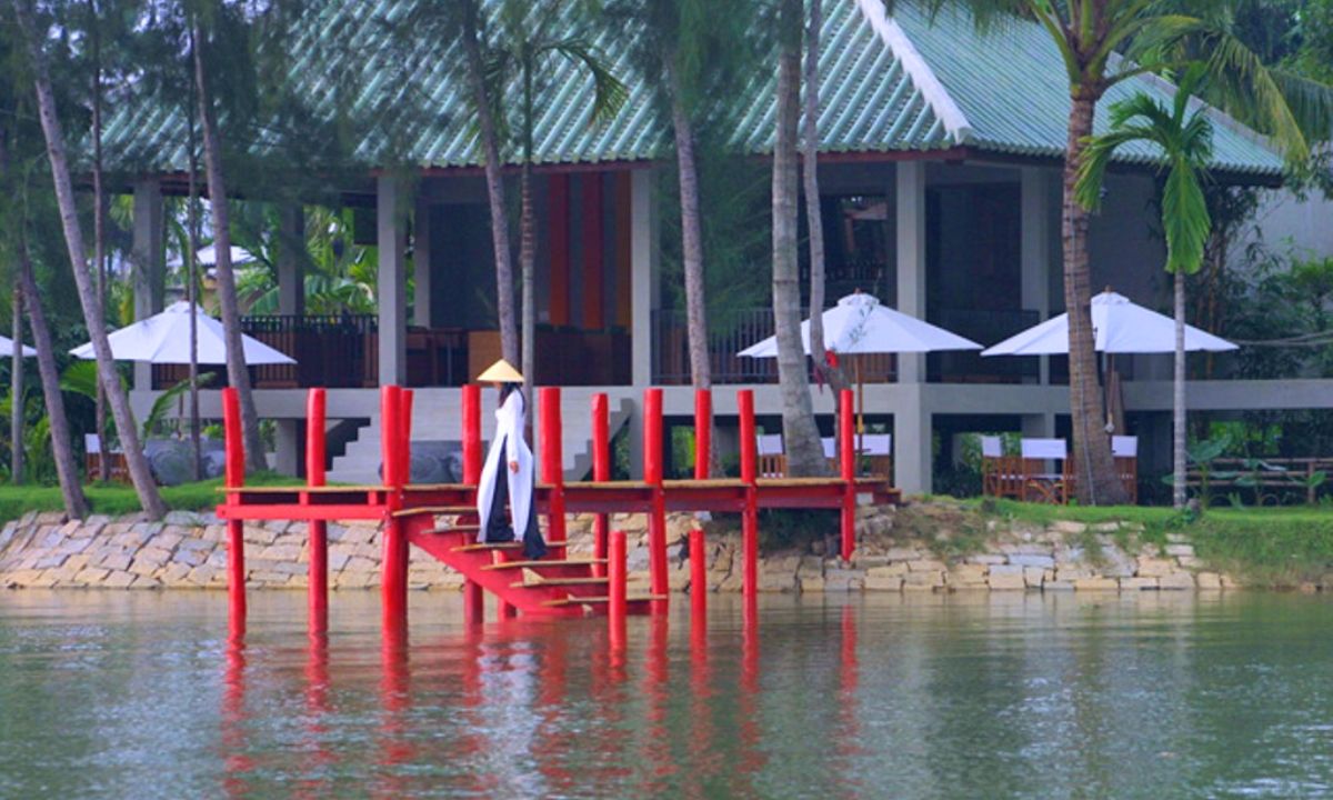 Red Bridge Cooking School