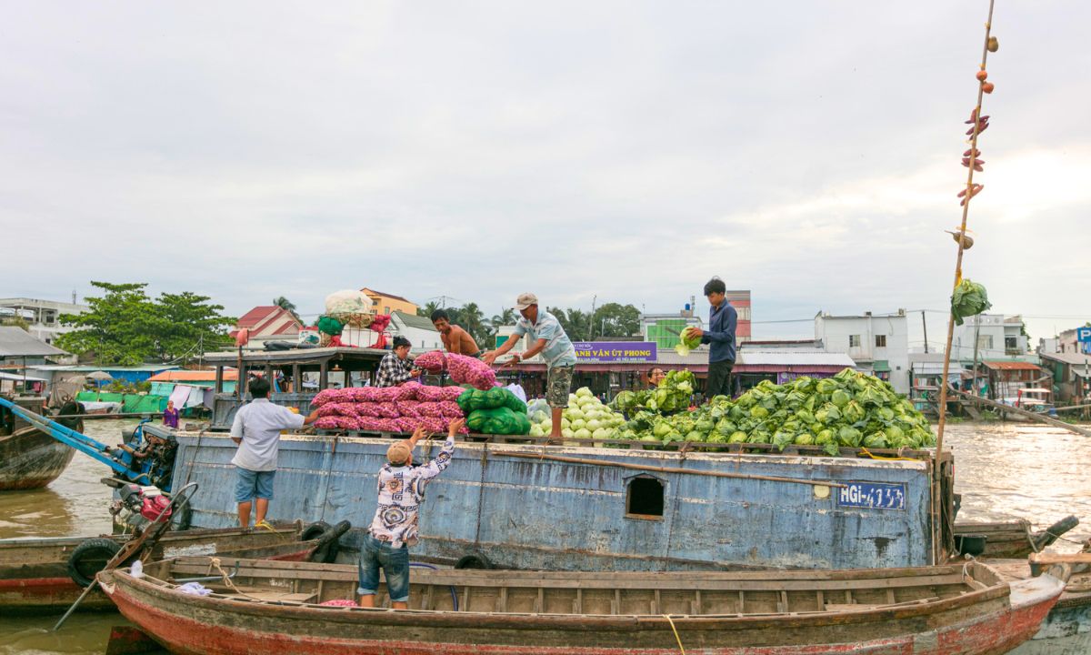 can tho floating market