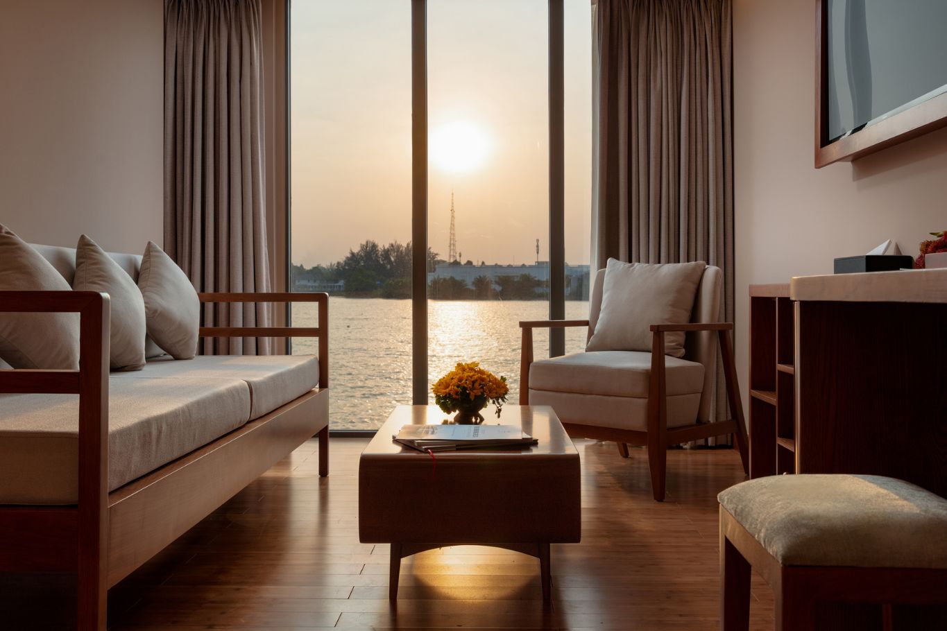 luxury boutique cruise