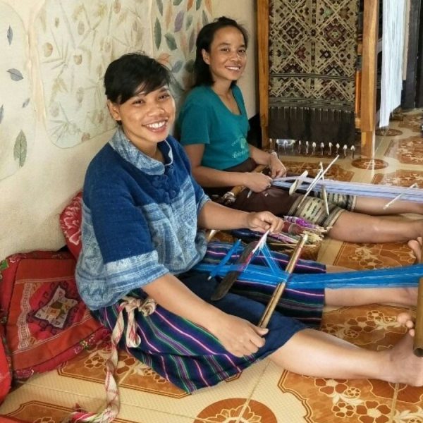 The Weaving Sisters